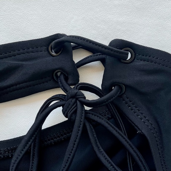 Victoria’s Secret Black String Bikini w/Edgy Lace-Up Details Top (M) Bottom (L) - Picture 3 of 10